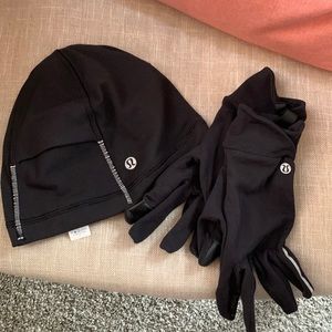 Lululemon gloves and hat